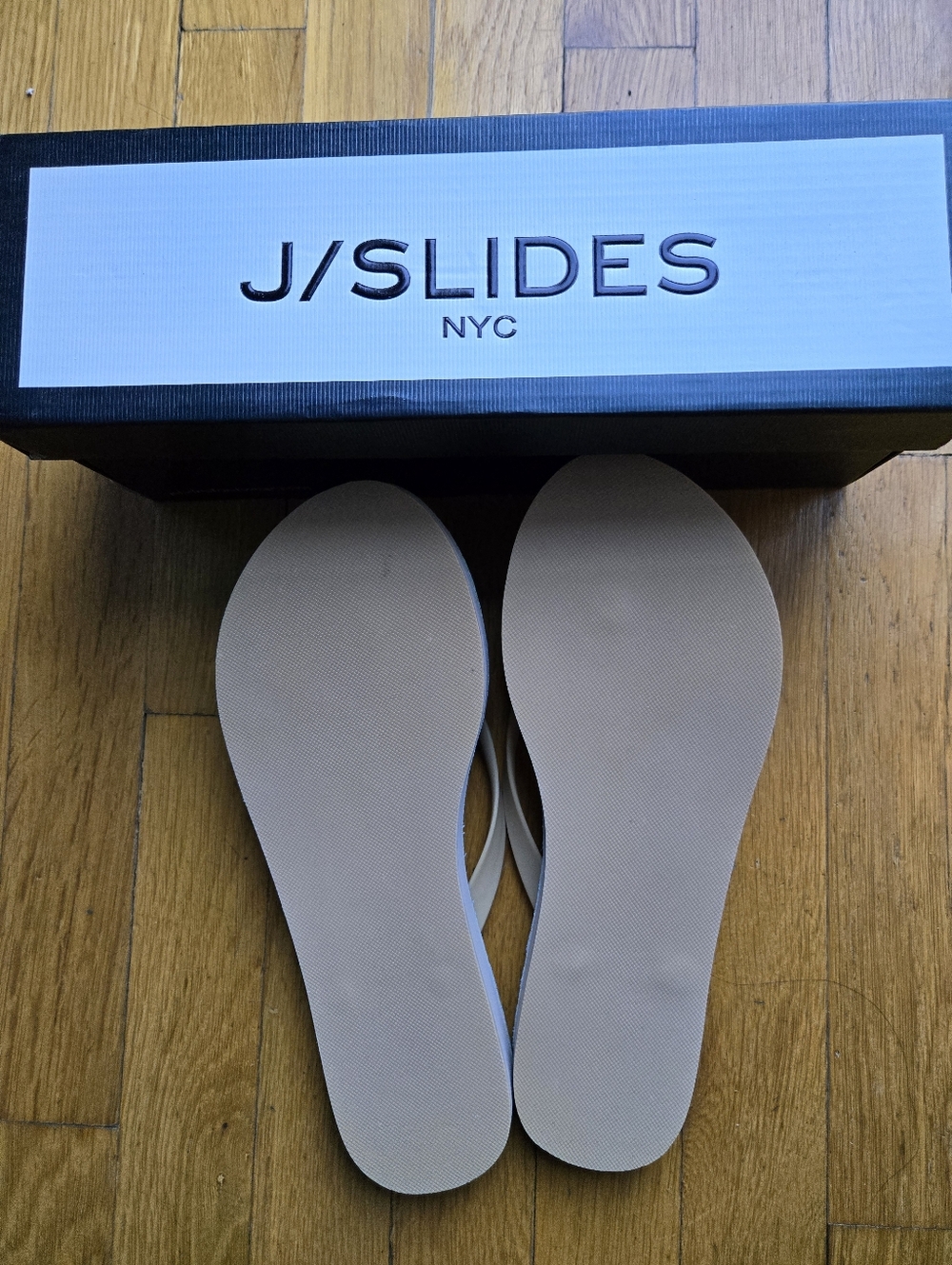 J Slides Python Print Flip Flops - Picture 4 of 5
